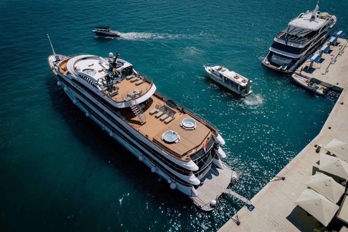 yachtPic10